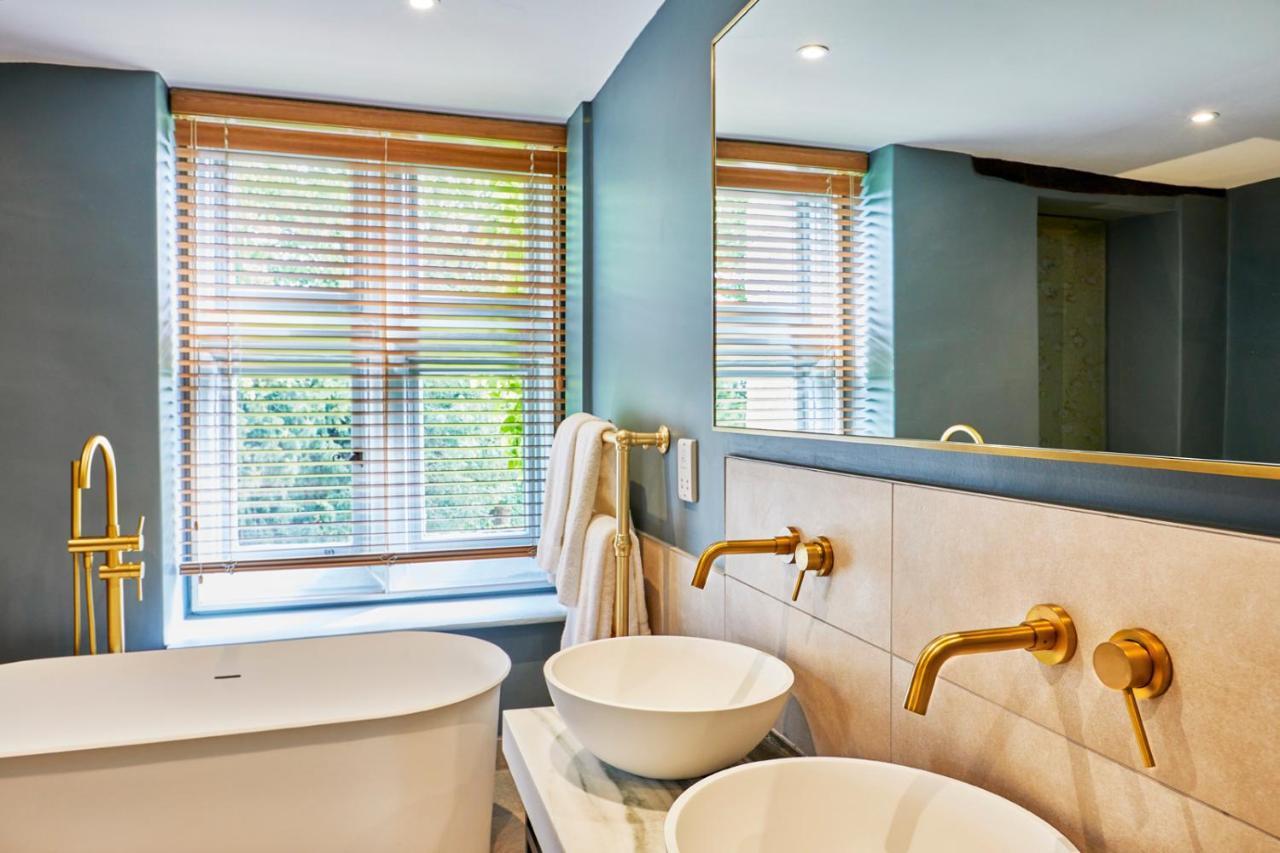 Ockenden Manor Hotel & Spa Cuckfield Exterior photo