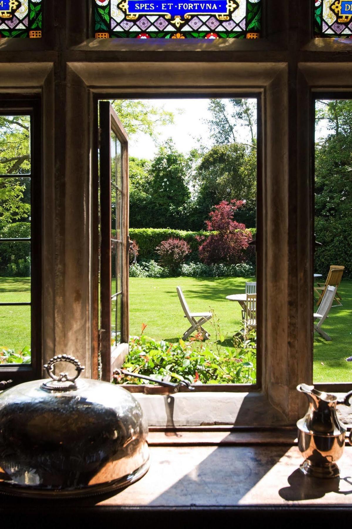 Ockenden Manor Hotel & Spa Cuckfield Exterior photo